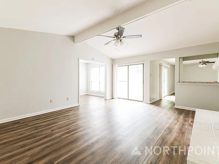 1706 Saint James Dr — Photo 3