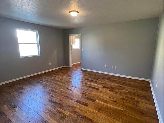 5th image of 1331 Clover St #1
