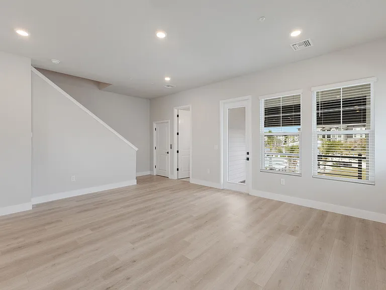 7420 Newham Ln — Photo 5