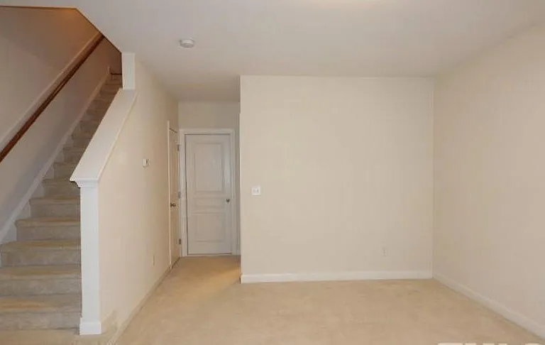 8009 Fanleaf Trl — Photo 12