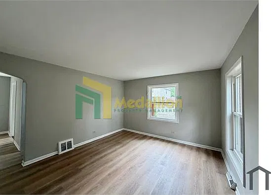 4 bed, $2,300 — Photo 3