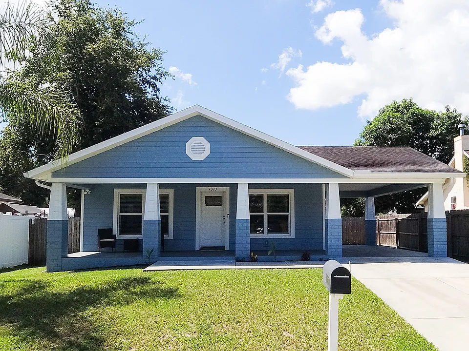 1313 E Cayuga St