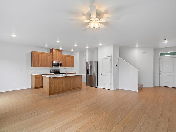 3rd image of 1503 NE 185th Ave