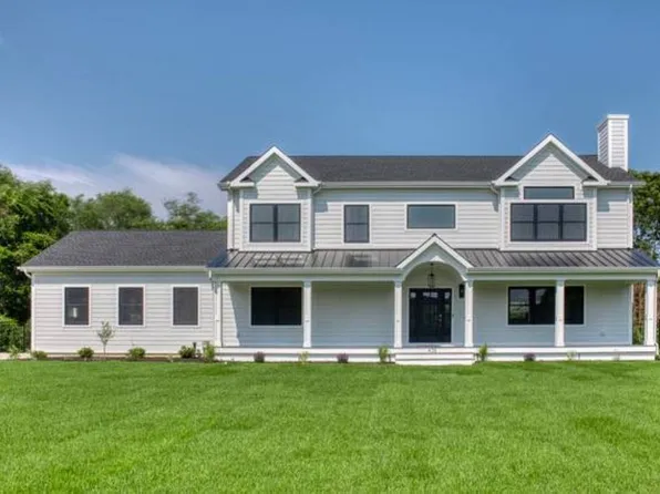 435 Maple Ln, Greenport, NY 11944