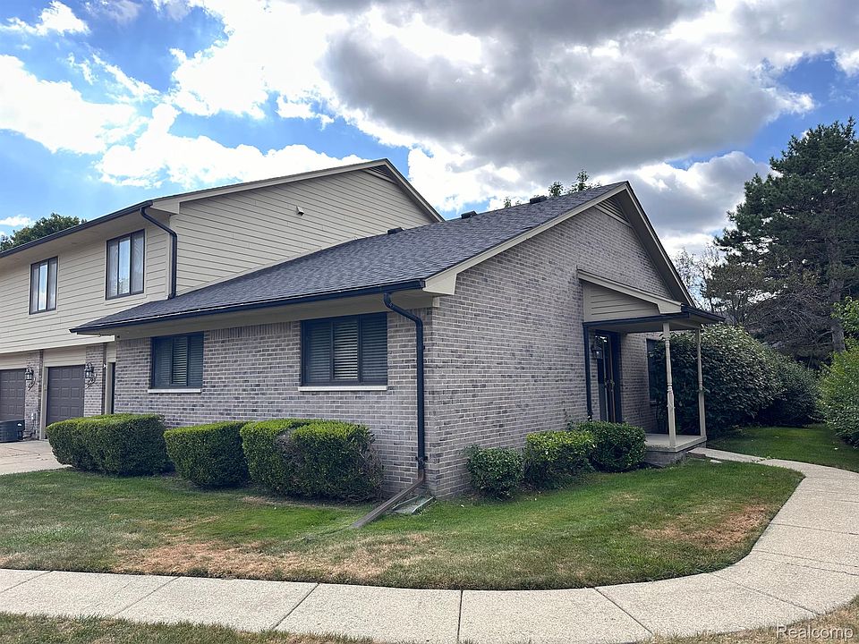 1st image of 42349 E Leo St