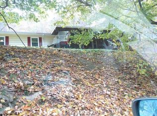 122 Brush Run Rd, Mannington, WV 26582