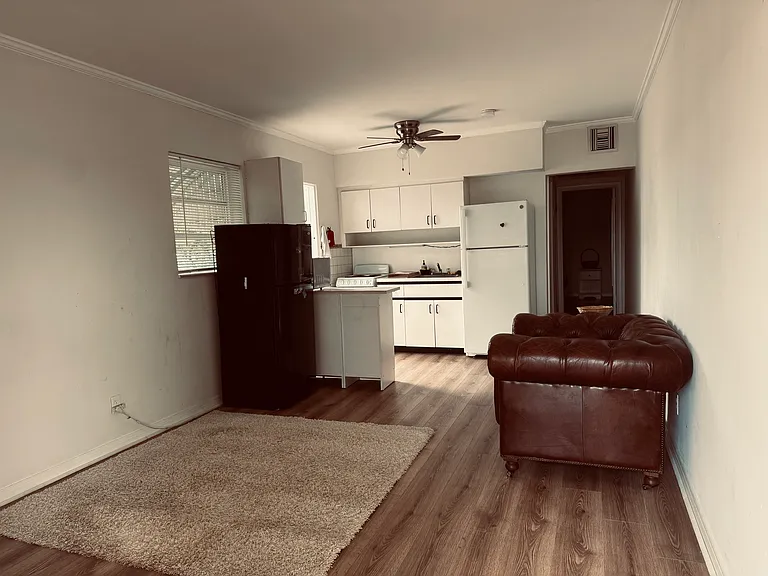 516 NE 3rd Ave #2 — Photo 9