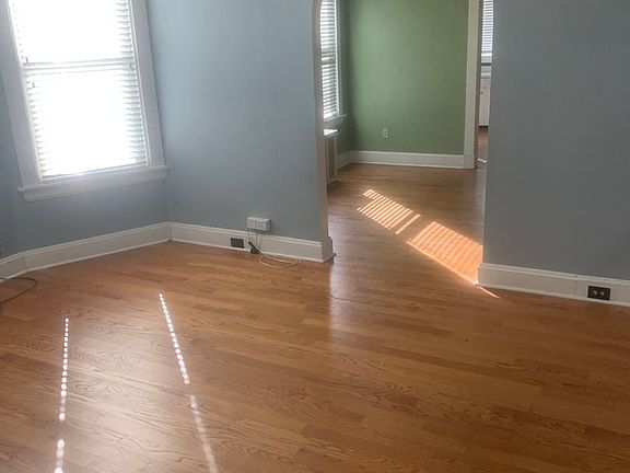 4th image of 1703 1st Ave #1