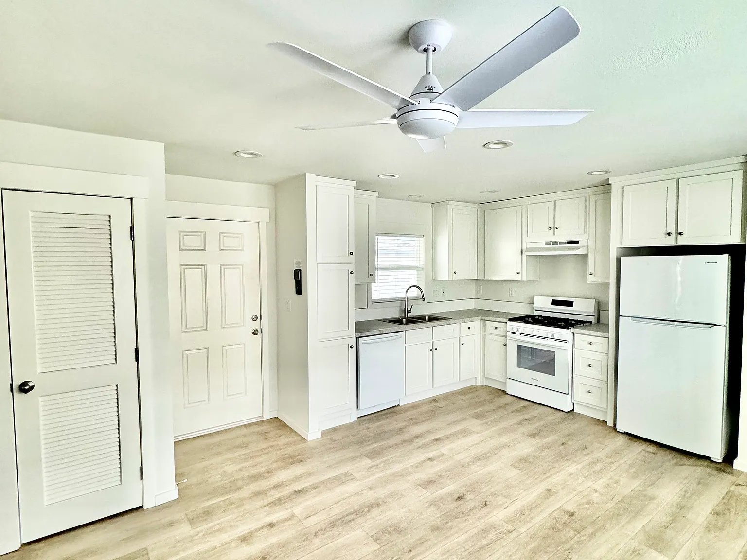 2 bed, 600 sqft, $1,500 — Photo 3