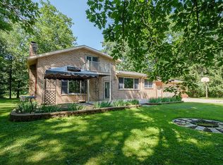 W5562 Navarino Rd, Shiocton, WI 54170