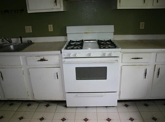 2nd image of 3003 City View Dr