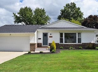 2053 Hansford Rd, Mayfield Heights, OH 44124