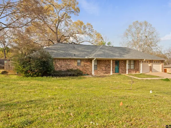 1007 Forest Hills St, Gladewater, TX 75647