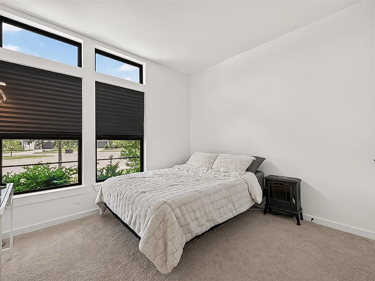 29746 Bur Creek Ln — Photo 24