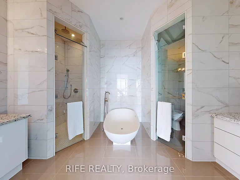 39 Queens Quay E #1208 — Photo 29
