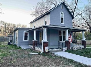 2015 NW West St, Topeka, KS 66608