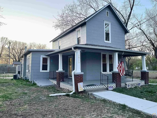 2015 NW West St, Topeka, KS 66608