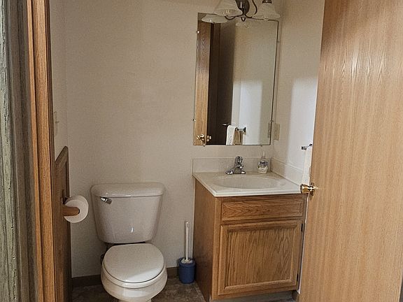 5th image of 954 Neil Cir S
