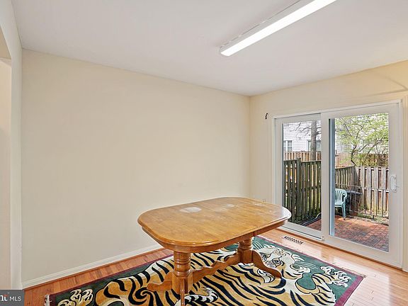 5th image of 9906 Longford Ct