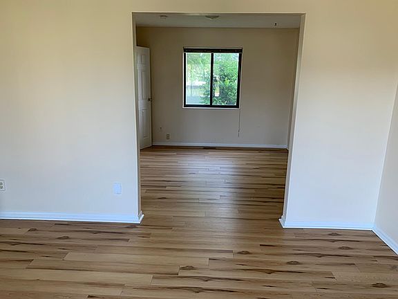 5th image of 5289 Windflower Ct