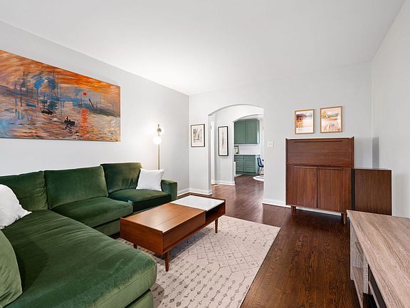 3rd image of 4939 N Wolcott Ave APT 3A
