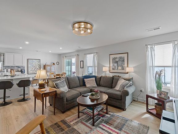 3rd image of 108 Archer Dr