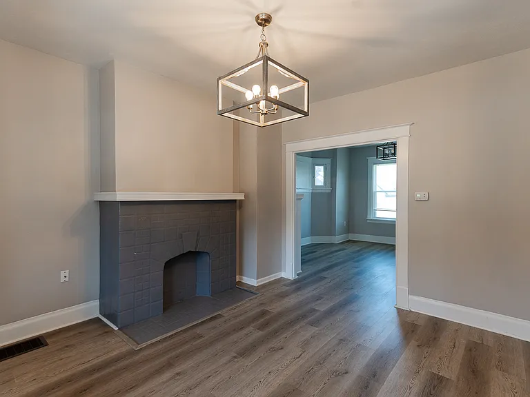 2225 Bensonia Ave — Photo 34