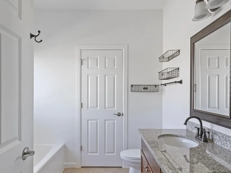 13697 Karen St — Photo 35