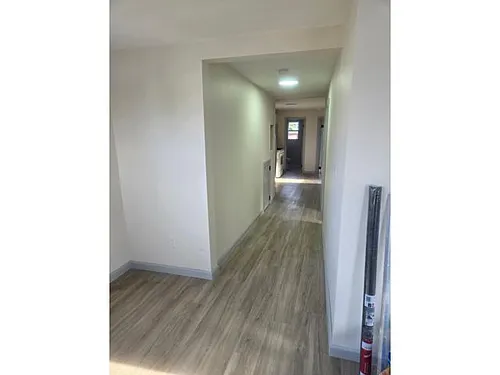 242 Lawrence Ave Photo 1