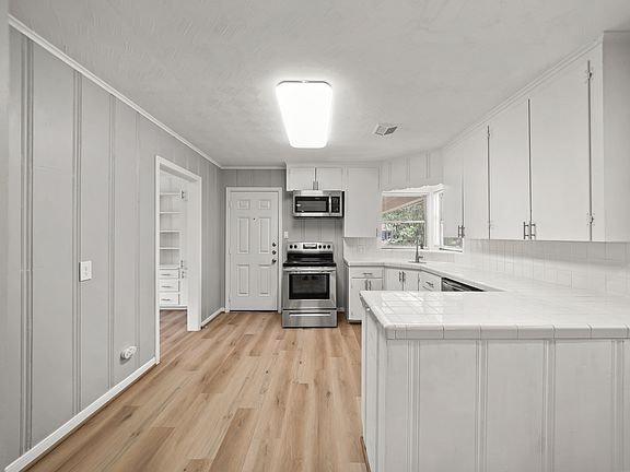 5th image of 721 20th Ave N