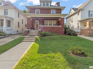 1027 N Institute Pl, Peoria, IL 61606