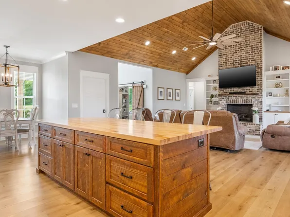 206 Rochelle Cir NE, Charleston, TN 37310