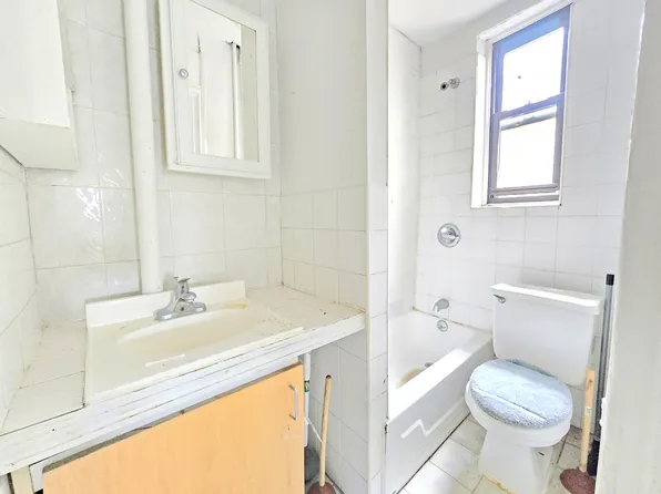 222 Metropolitan Avenue image 7 of 7