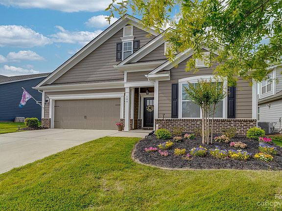 3rd image of 109 Rosebay Dr