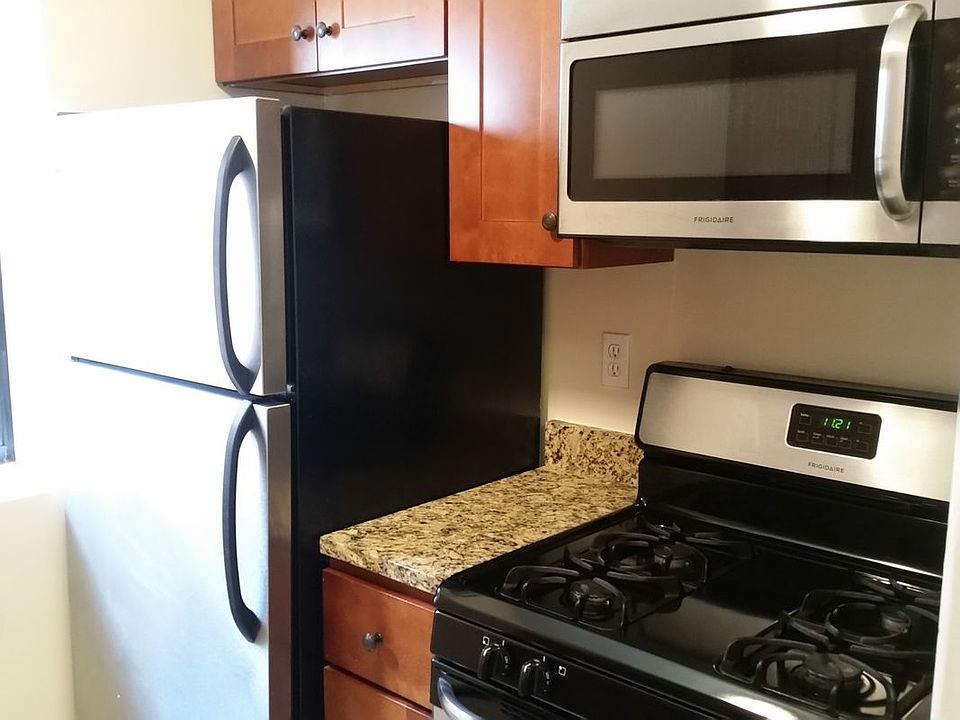 1st image of 18830 87th Dr APT 6M
