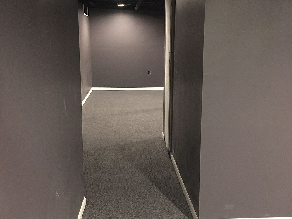 2nd image of 6052 Jennifer Cres