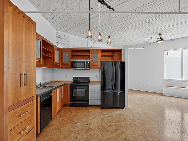 1420 NW Lovejoy St #524 — Photo 5