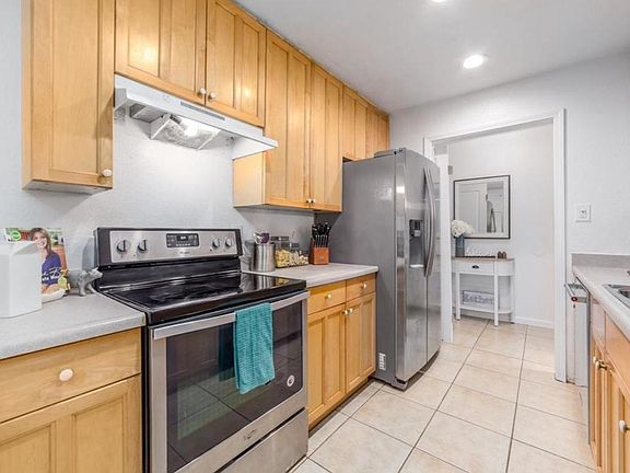 4th image of 9454 Lake Natoma Dr