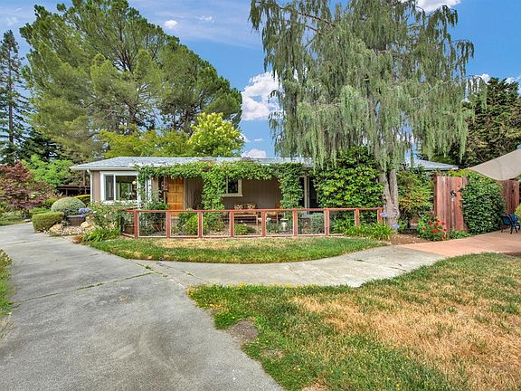 2nd image of 34 Redondo Court