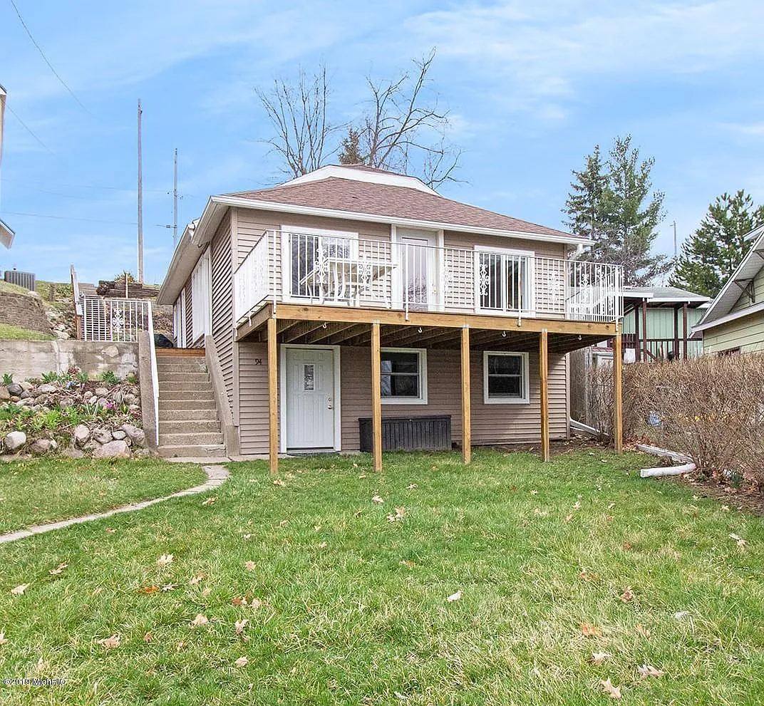 94 Lakefront Dr photo 1