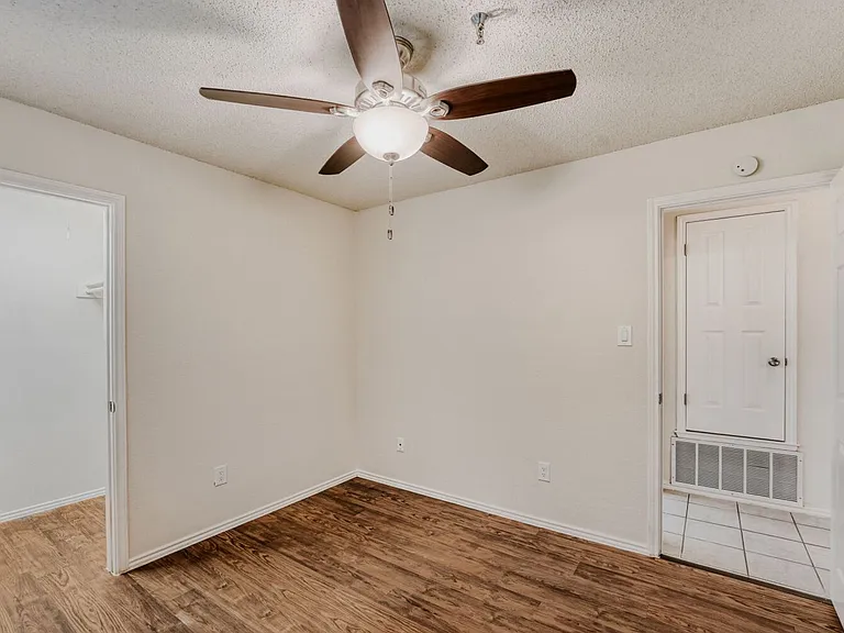 11922 Meadowfire Dr — Photo 17