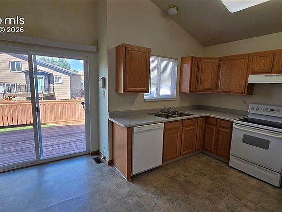 4th image of 7238 Banberry Dr