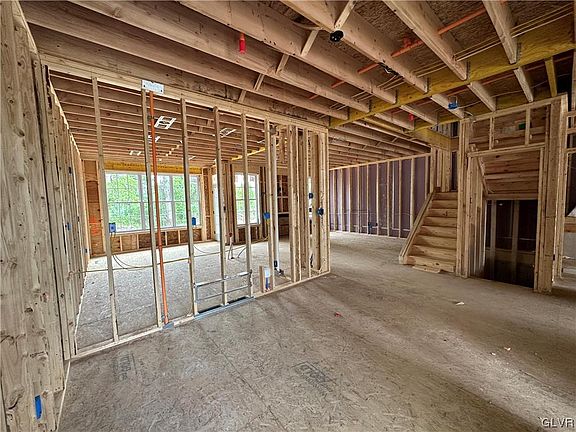4th image of 945 Iron Ln #41