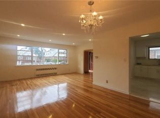 61-05 228th St FLOOR 1, Oakland Gardens, NY 11364