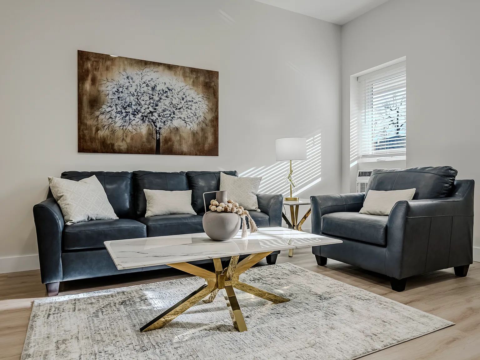 1 bed, 1000 sqft, $1,900 — Photo 4