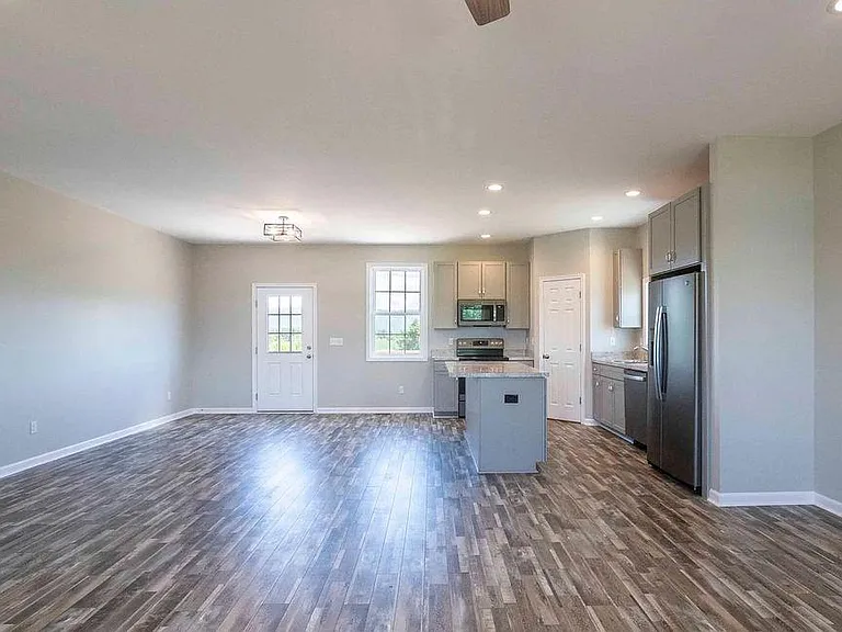 2308 Readus Rd — Photo 5