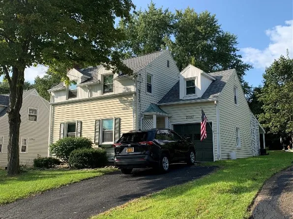 2737 Yale St, Endicott, NY 13760