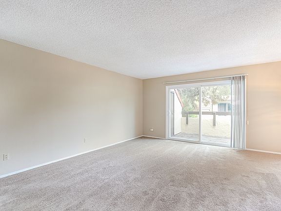 4th image of 307 Tradewinds Dr APT 12