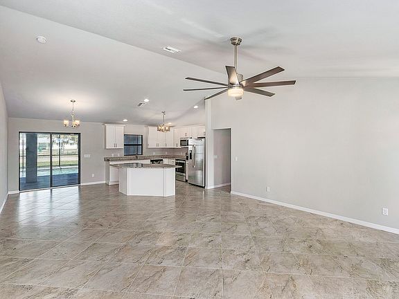 5th image of 4329 SW 10th Ave