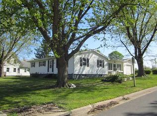 1240 Green Ave, Chariton, IA 50049